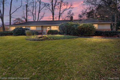 2129 Long Lake Shore Drive West Bloomfield Charter Township MI 48323