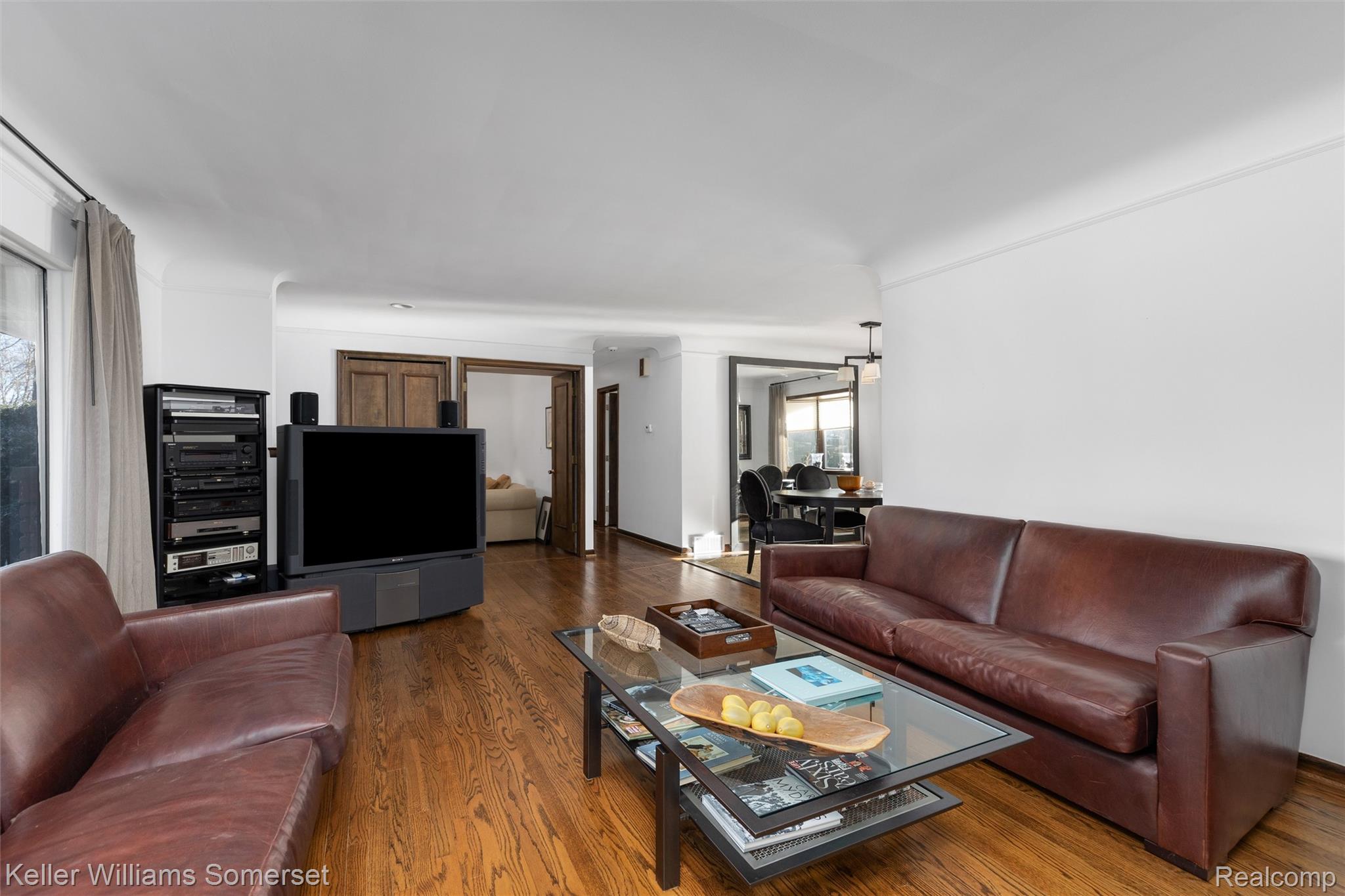 2129 Long Lake Shore Drive