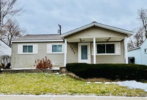 Photo of 1213 Commonwealth Avenue, Ypsilanti Charter Township, MI 48198 (MLS # 81025062426)