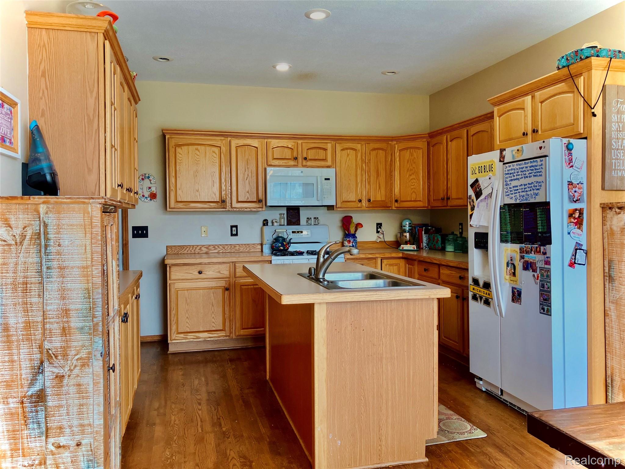 2087 FAWN GLEN Circle