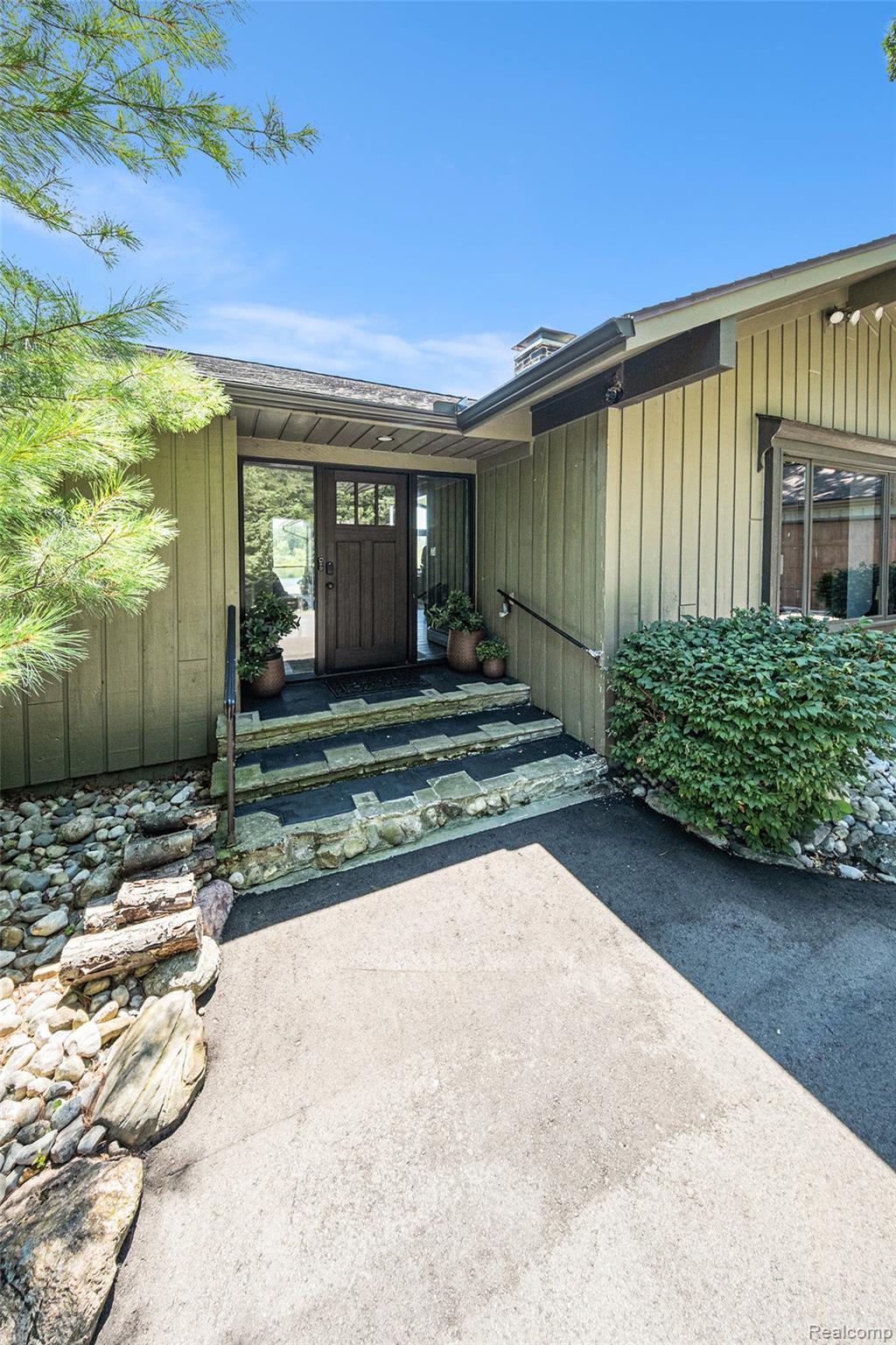 1111 Horning Rd Road