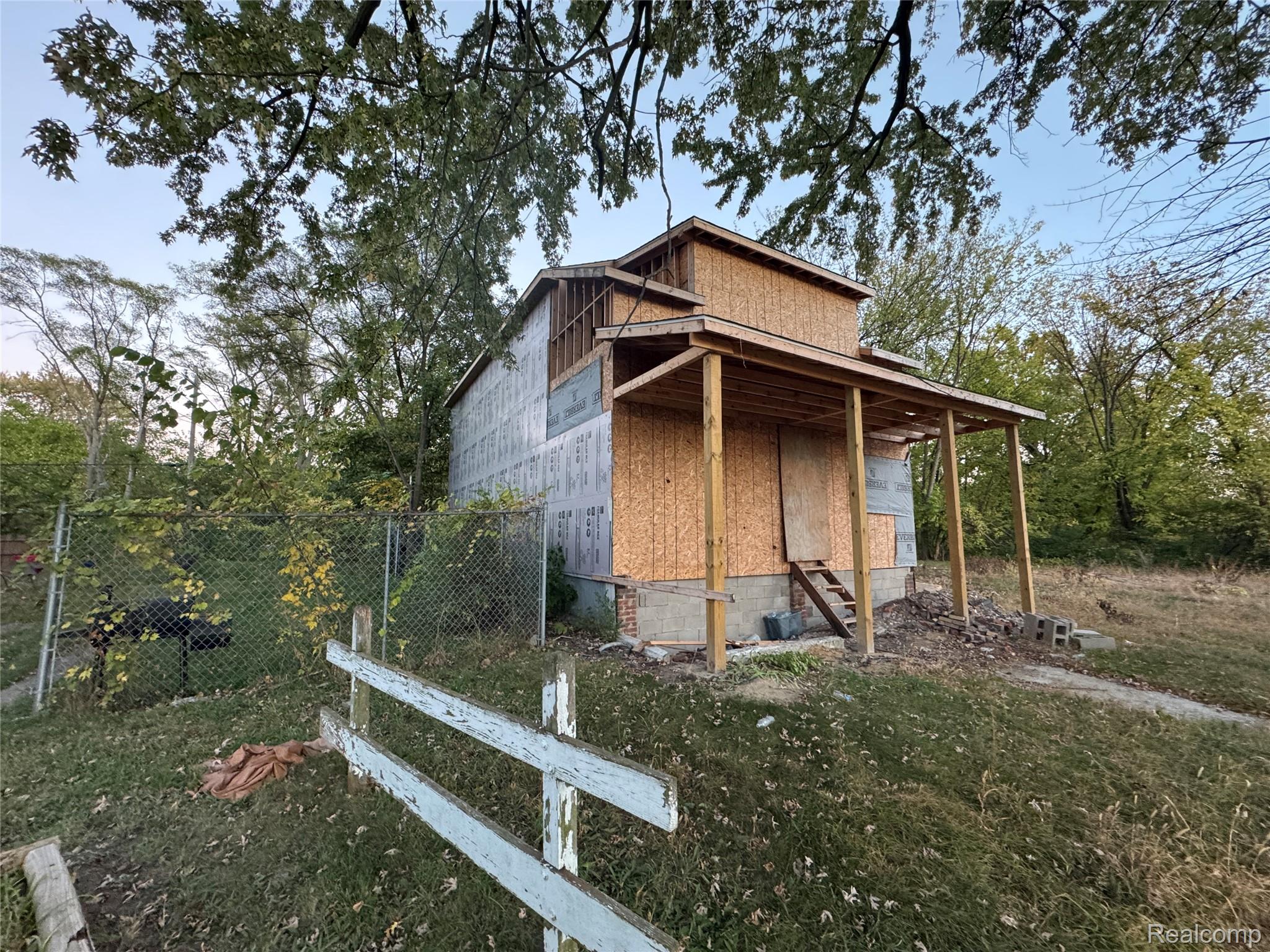 17586 Gable Street