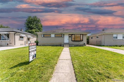 25184 Pattow Street Roseville City MI 48066