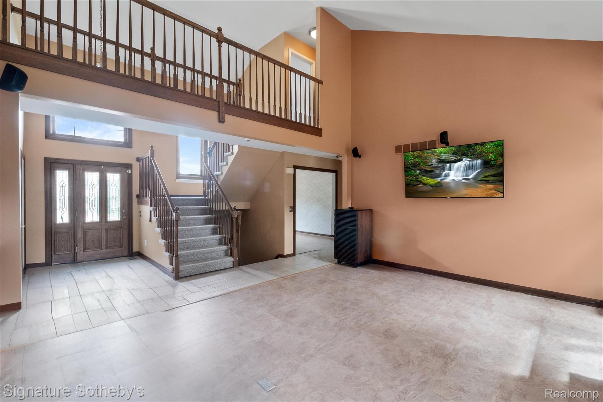 24525 Ridgeview Drive