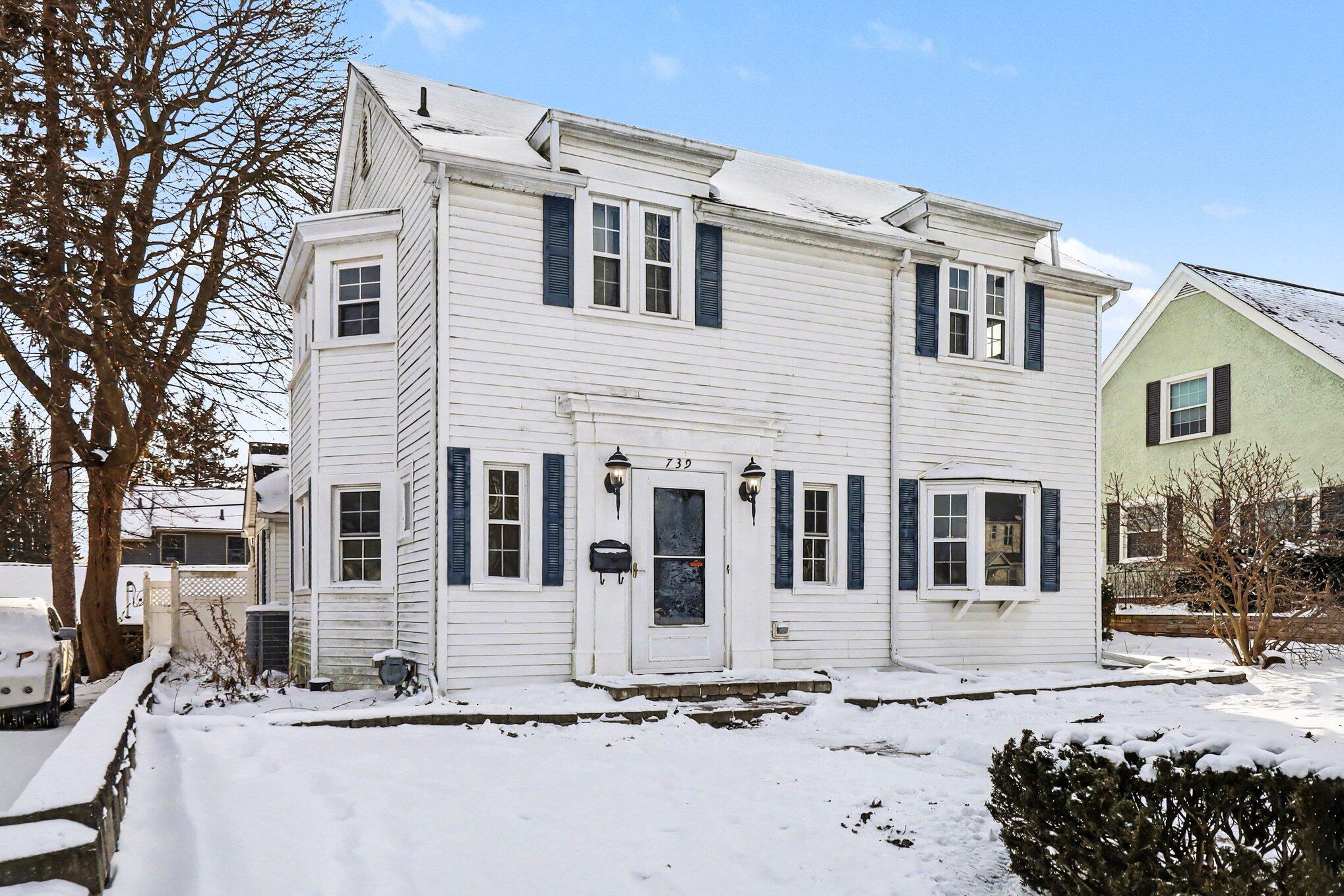 739 Beverly Park Place