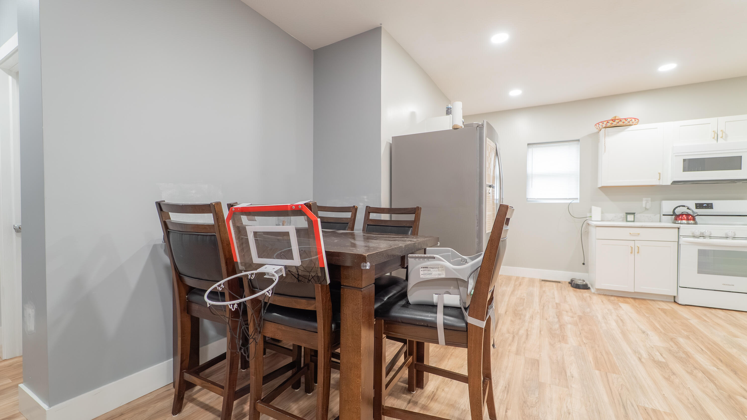 208 E Prairie Ronde Street