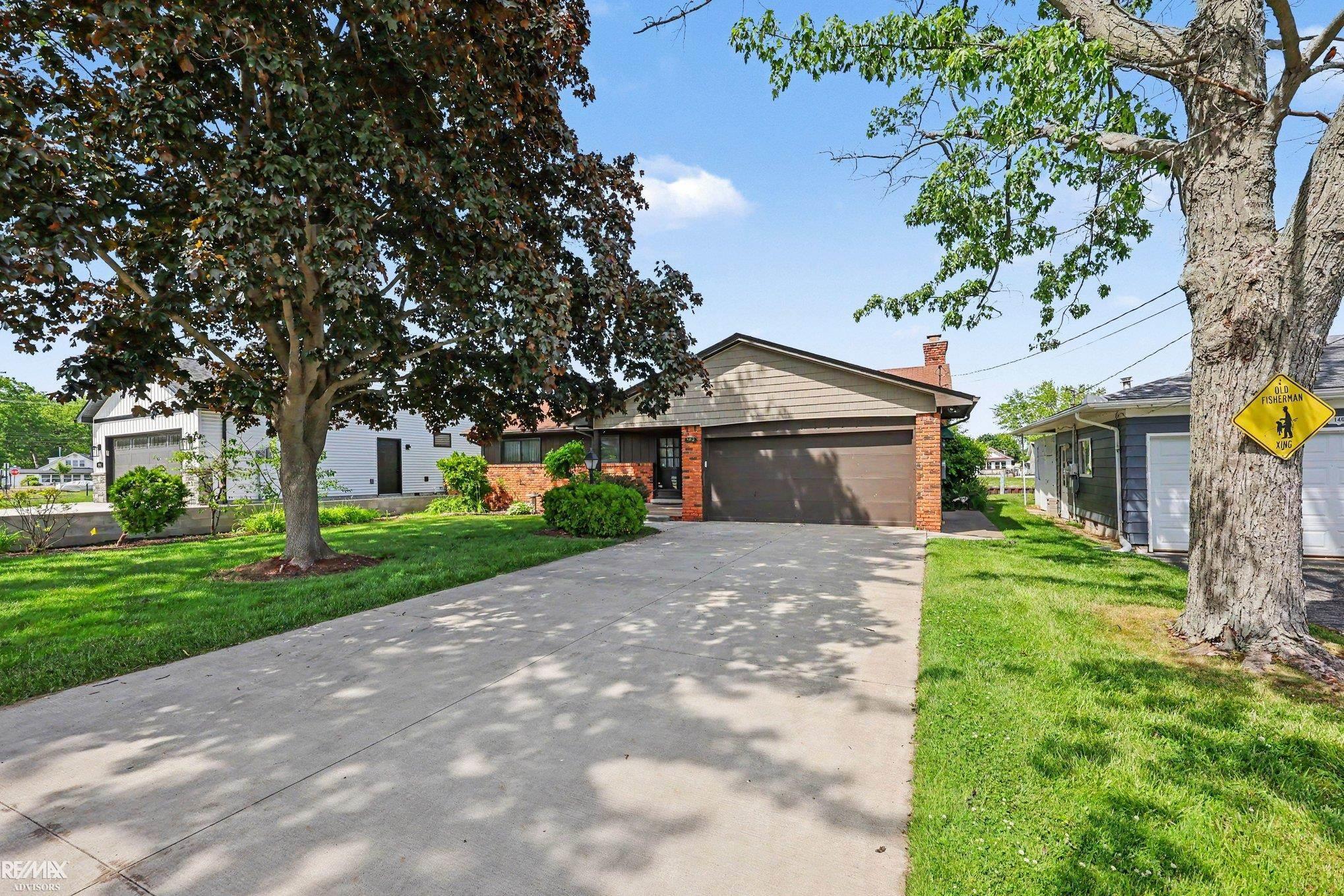 142 Channelsyde Dr Drive