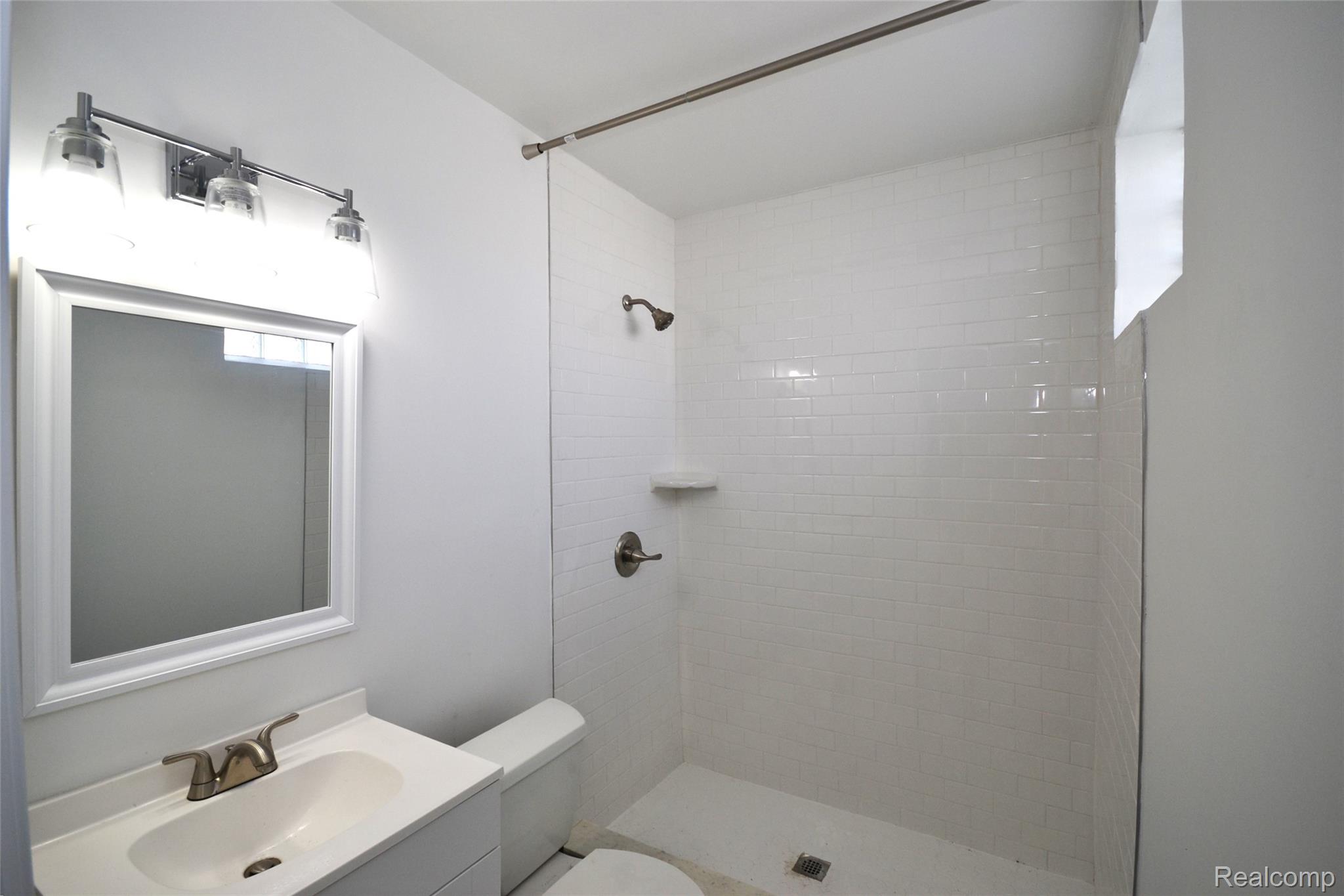 Hazel Park City, Michigan 48030, United States, 1 Bedroom Bedrooms, ,1 BathroomBathrooms,Residential,Active,227313