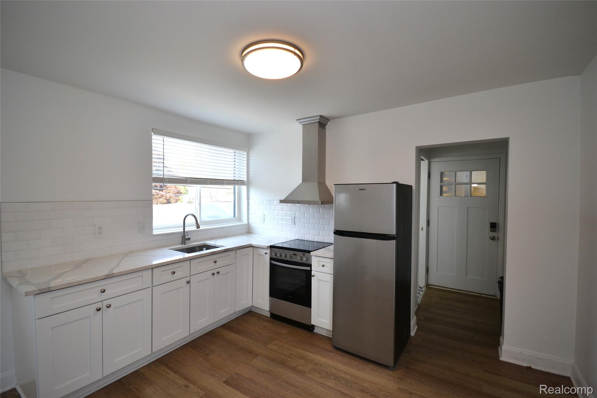 Hazel Park City, Michigan 48030, United States, 1 Bedroom Bedrooms, ,1 BathroomBathrooms,Residential,Active,227313