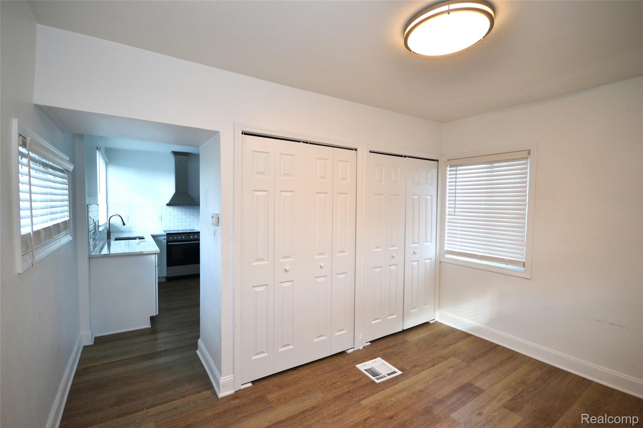 Hazel Park City, Michigan 48030, United States, 1 Bedroom Bedrooms, ,1 BathroomBathrooms,Residential,Active,227313