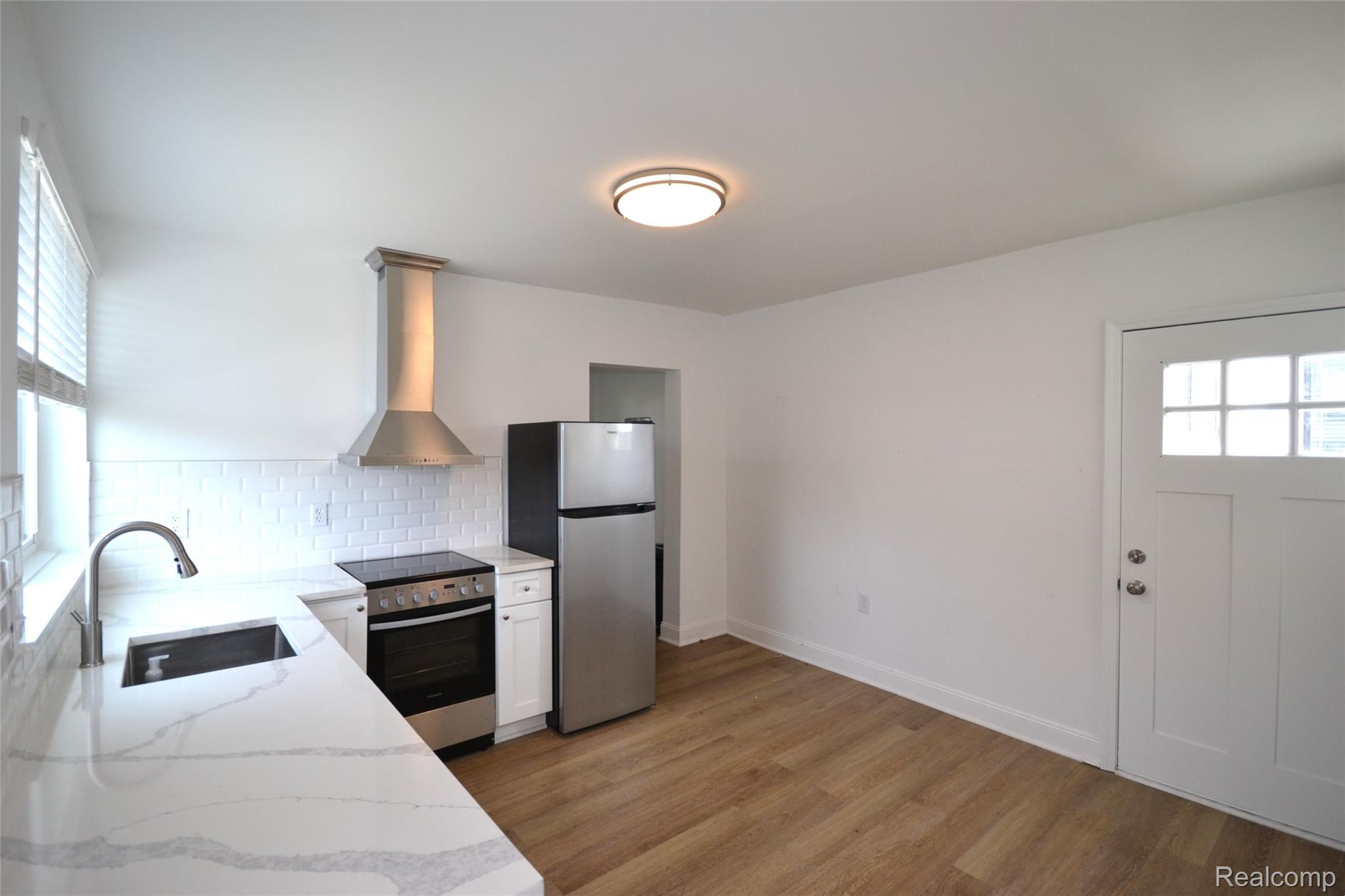 Hazel Park City, Michigan 48030, United States, 1 Bedroom Bedrooms, ,1 BathroomBathrooms,Residential,Active,227313