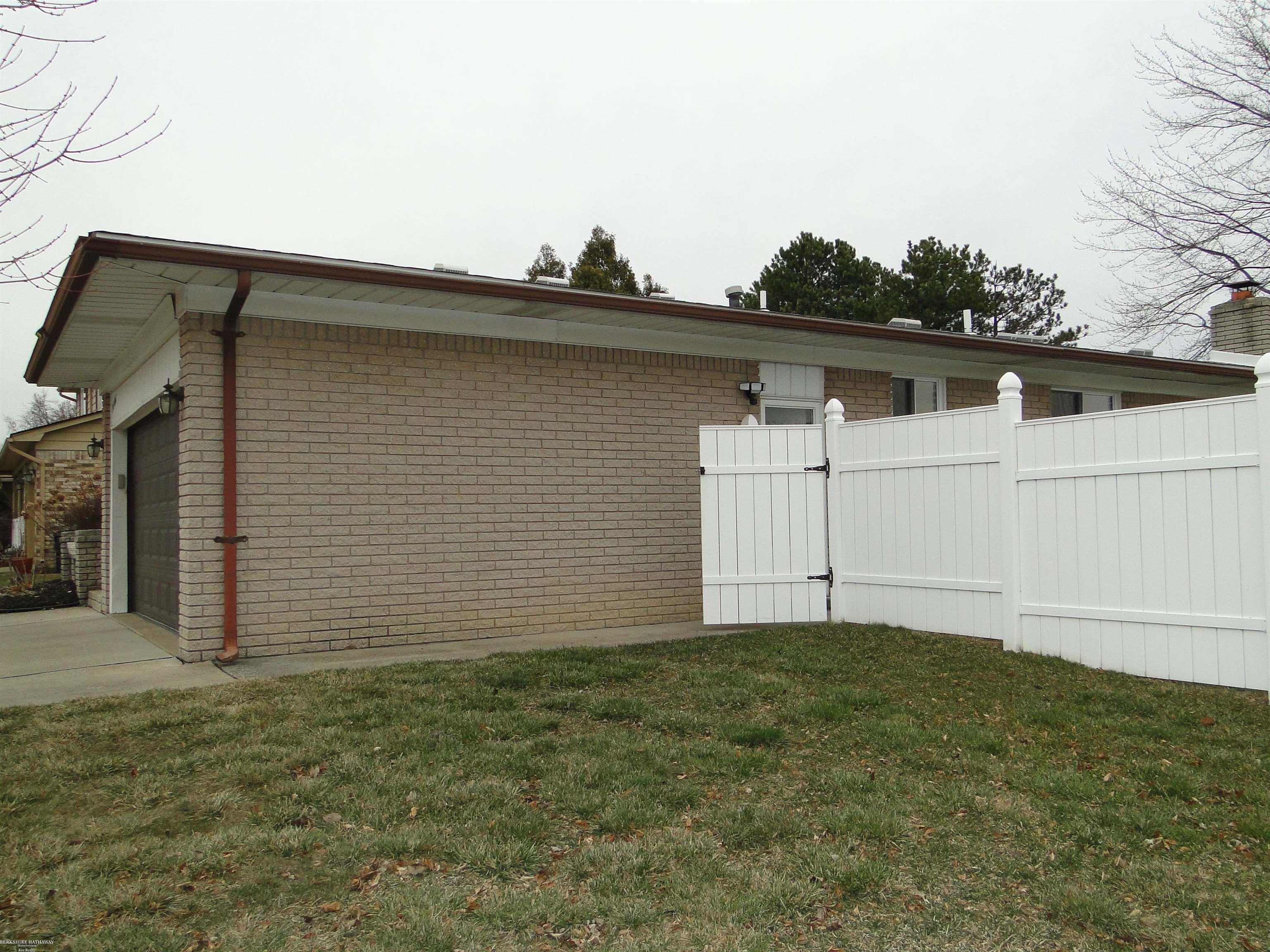 1406 Shaker Dr. Drive