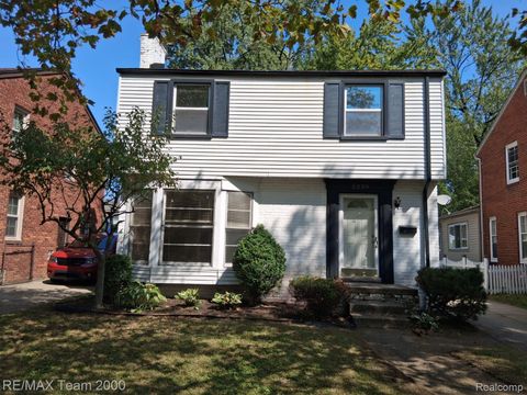 5228 Hillcrest Street Grosse Pointe City MI 48236
