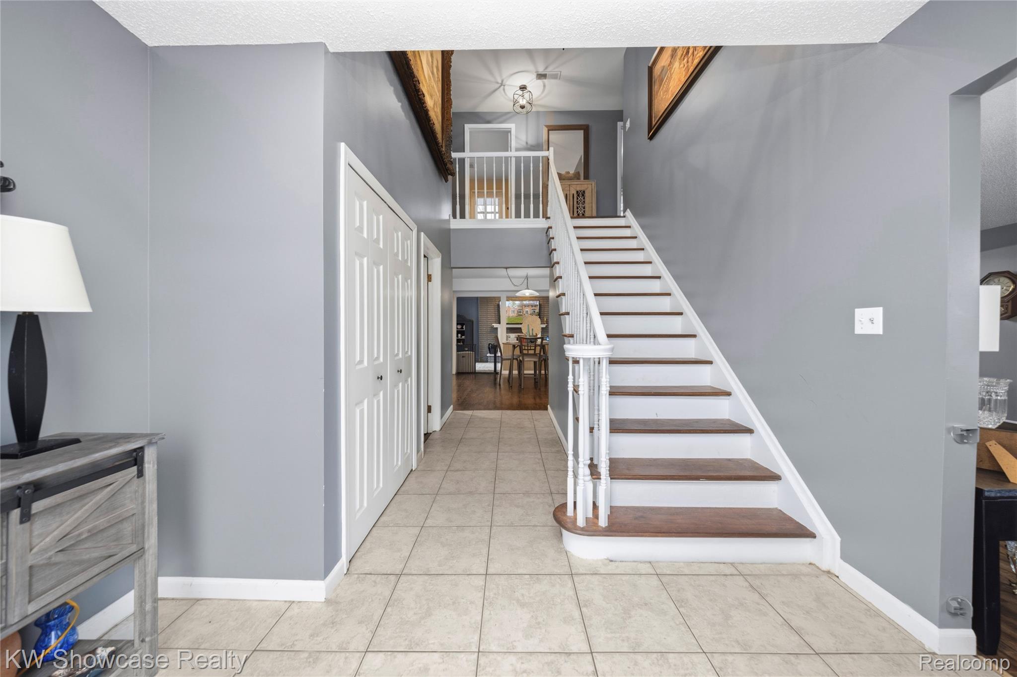 6144 Venice Drive