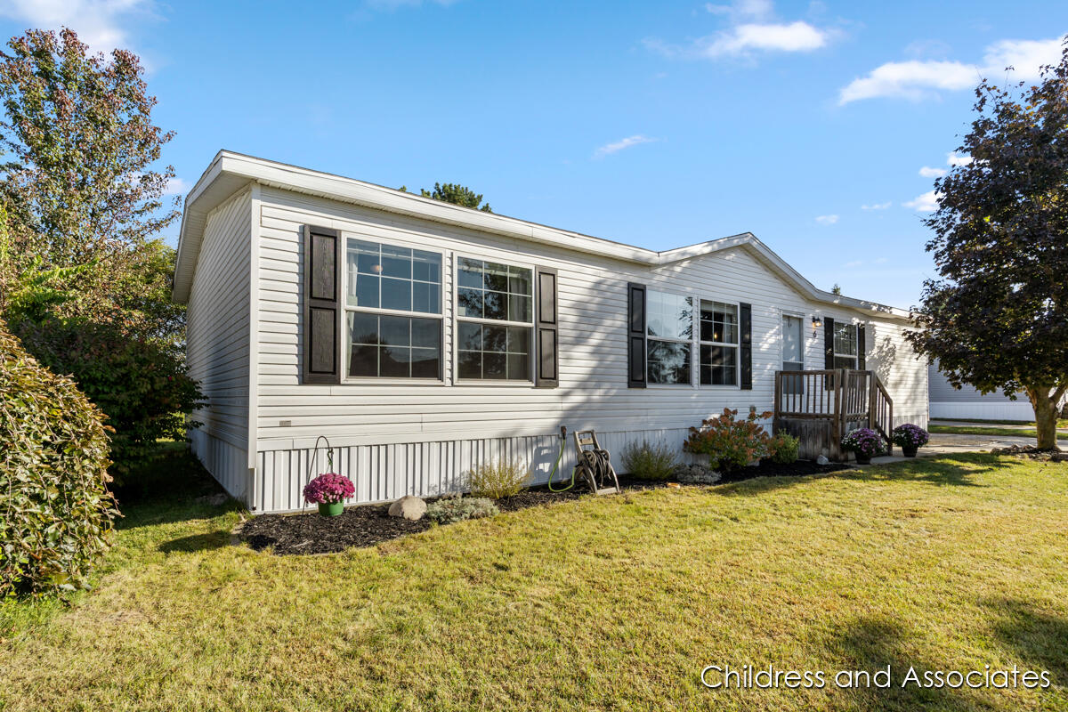 360 E Tuttle Road 6