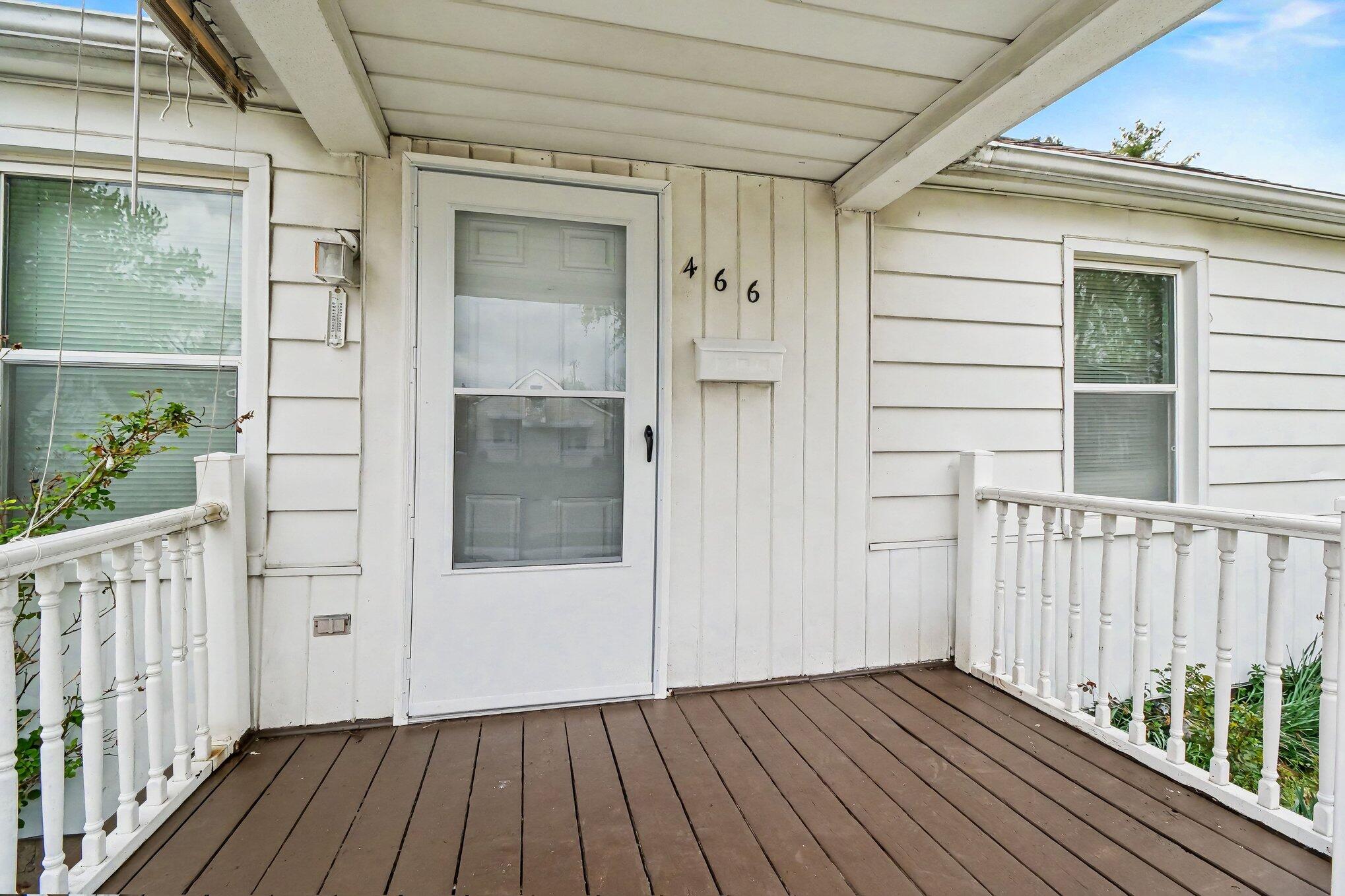 466 W Maxlow Avenue