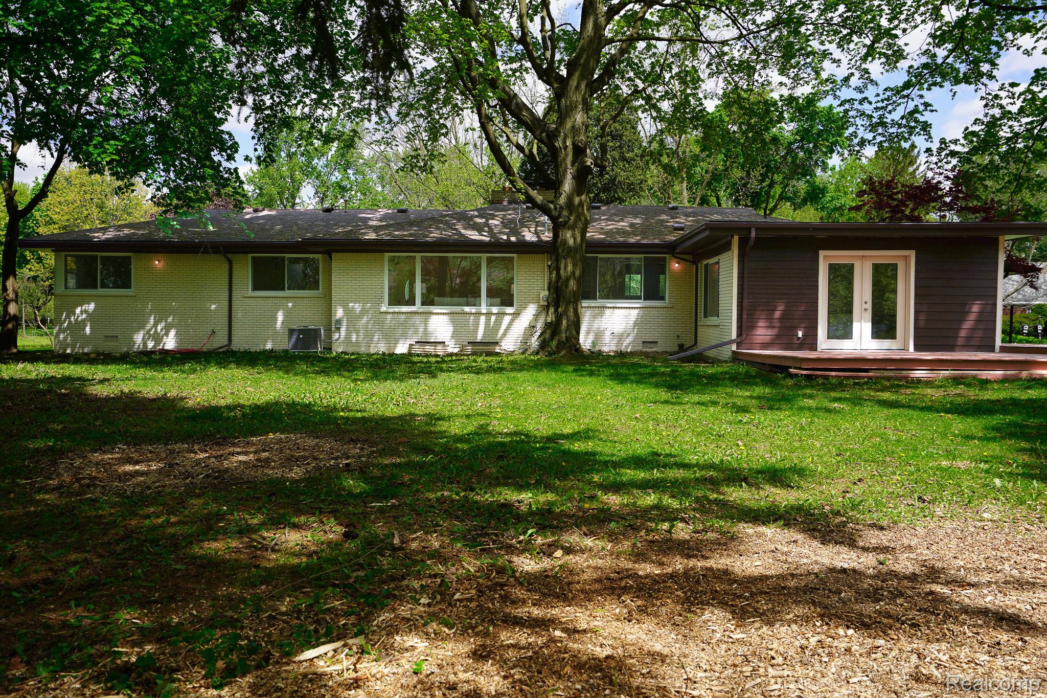 19041 Bungalow Drive