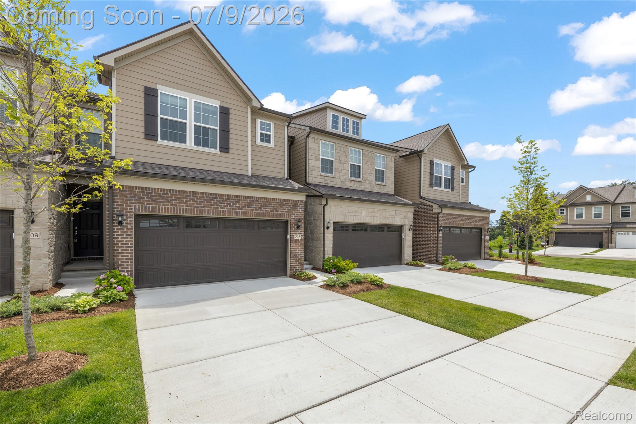208 Addison Circle