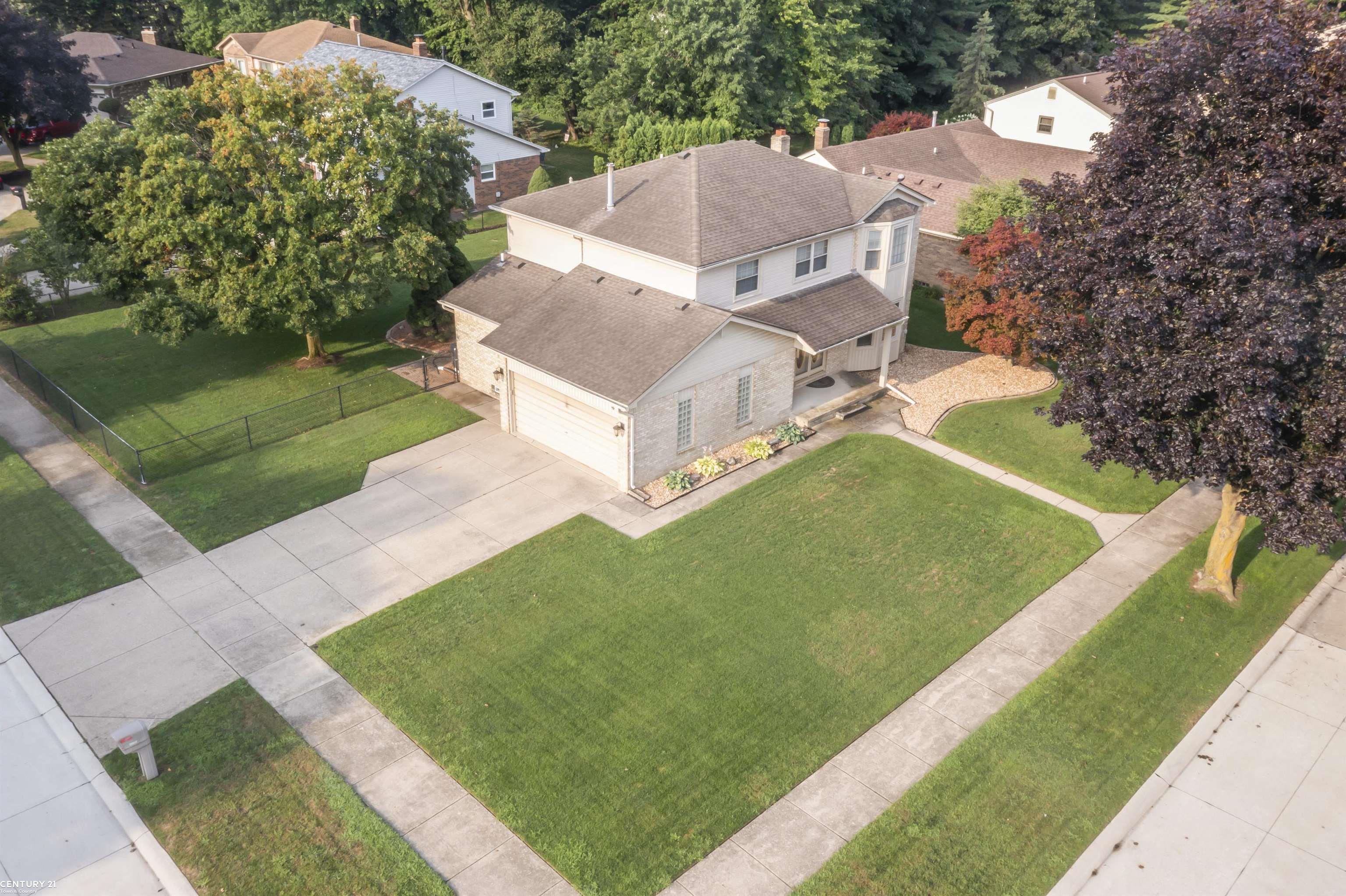 42205 Arcadia Drive