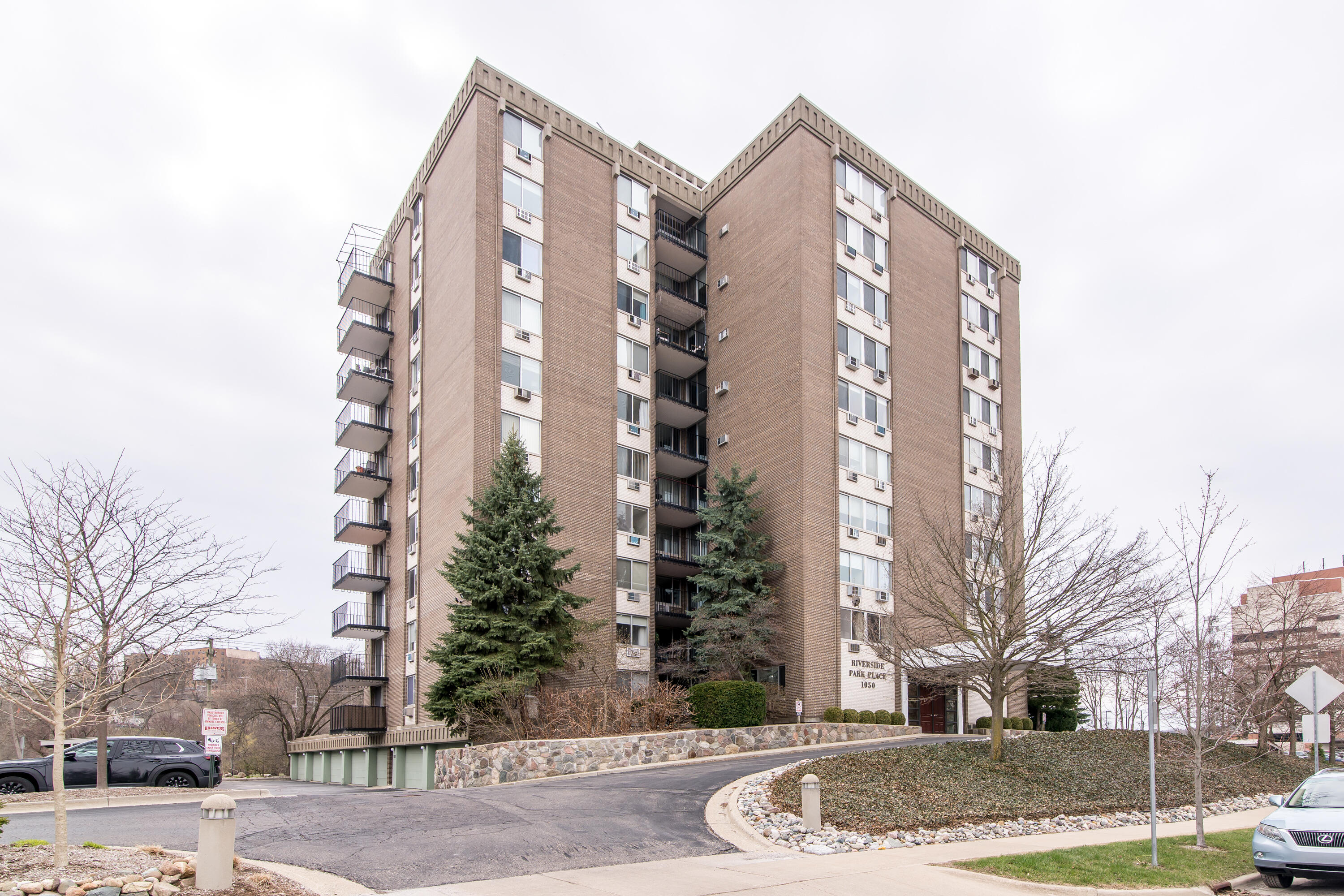 1050 Wall Street 3C