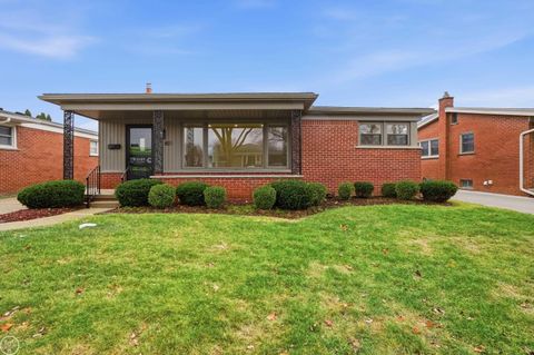 18050 Winsome Street Fraser City MI 48026