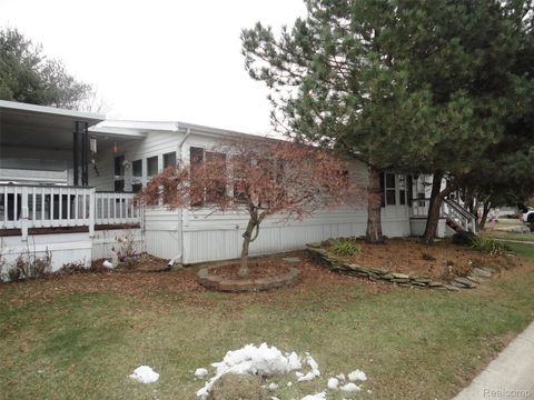 423 Glasgow Bedford Township MI 48182