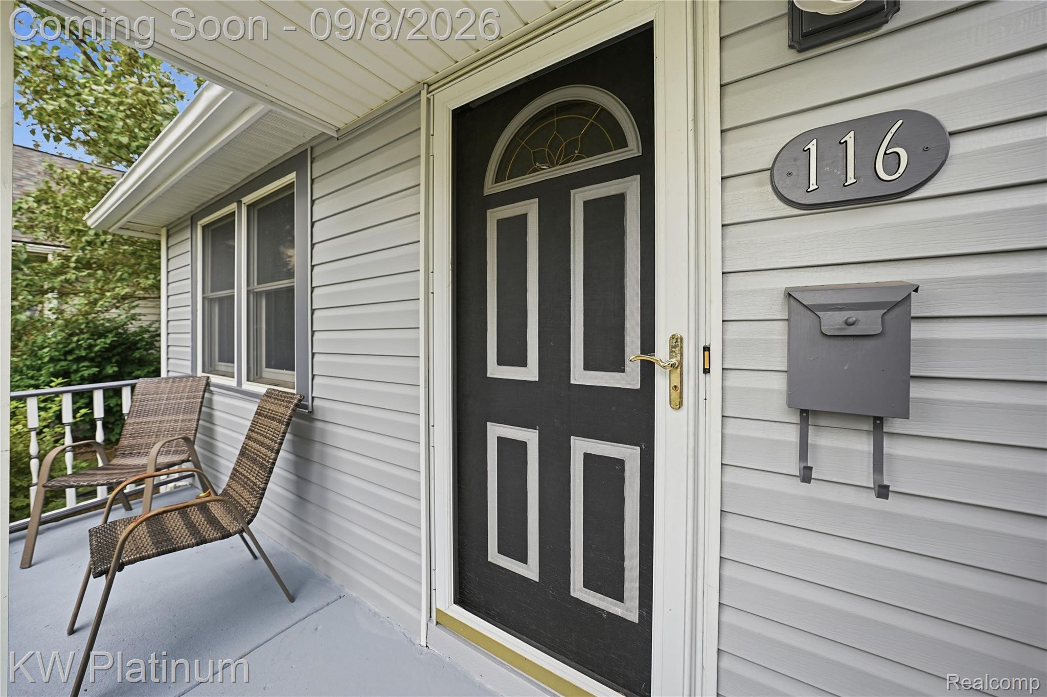116 S Custer Avenue