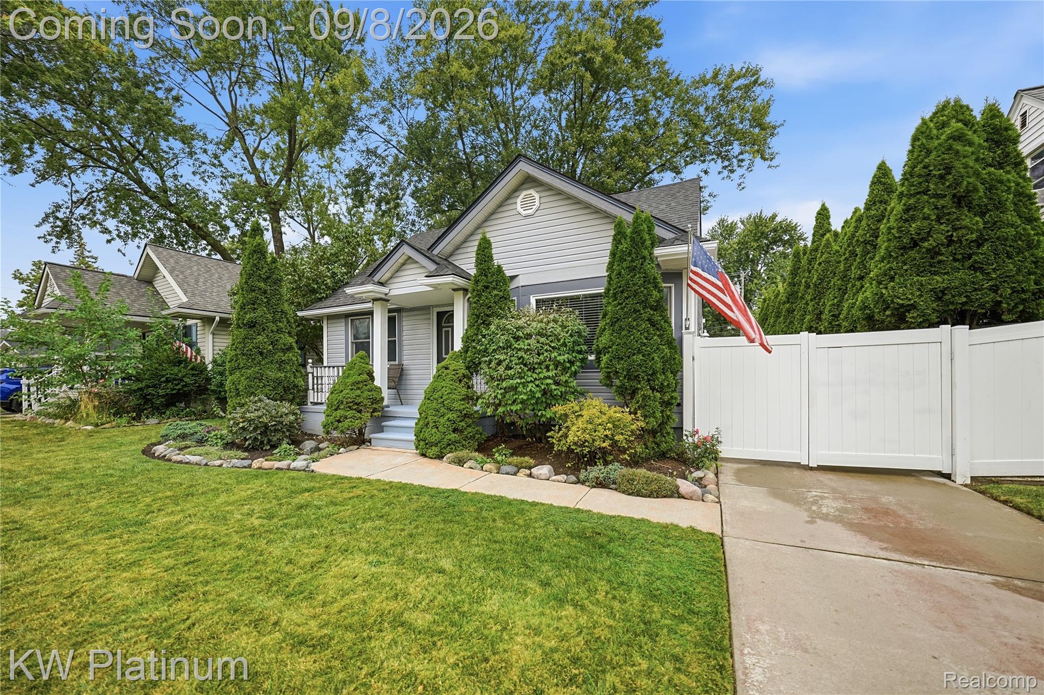 116 S Custer Avenue