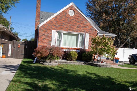 Tiny photo for 13206 Catalpa Street, Southgate City, MI 48195 (MLS # 57050225425)