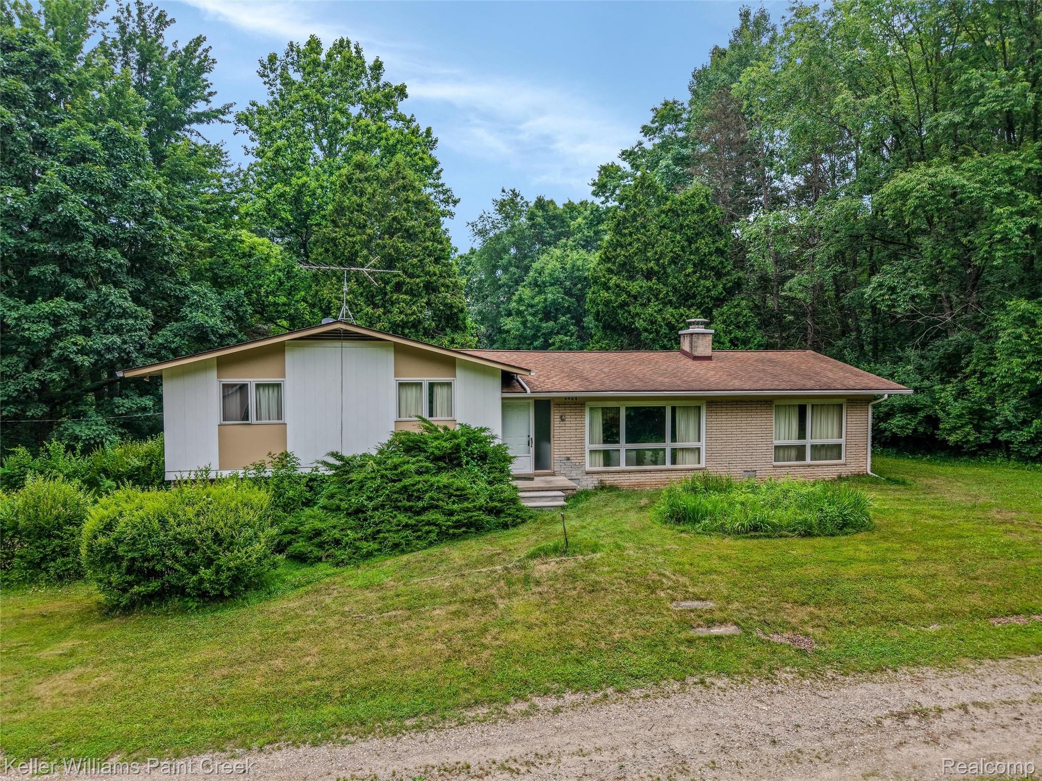 4464 Foxwood Drive