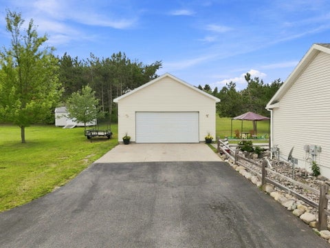 Tiny photo for 2020 Lakeview Lane, Tuscarora Township, MI 49706 (MLS # 72026045934)