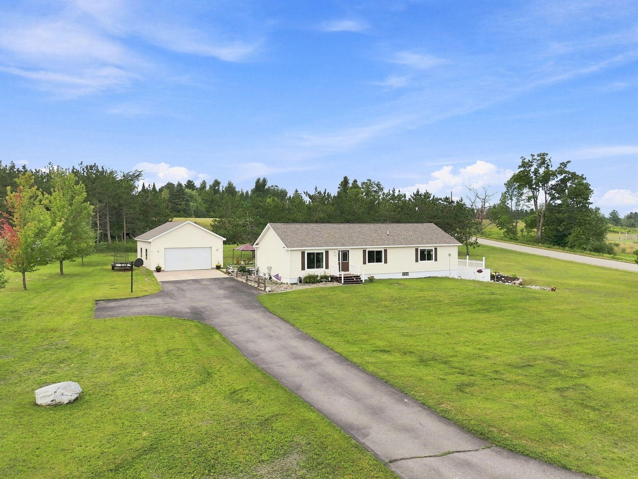 2020 Lakeview Lane