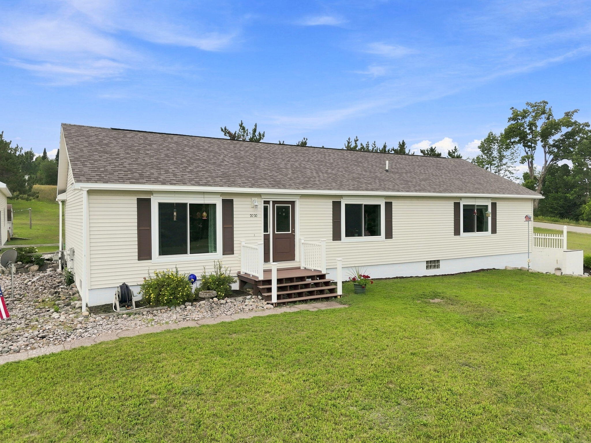 2020 Lakeview Lane