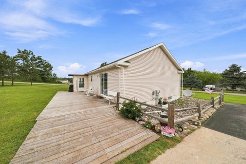 Tiny photo for 2020 Lakeview Lane, Tuscarora Township, MI 49706 (MLS # 72026045934)