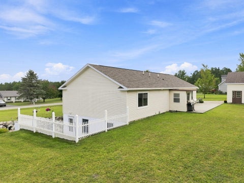 Tiny photo for 2020 Lakeview Lane, Tuscarora Township, MI 49706 (MLS # 72026045934)
