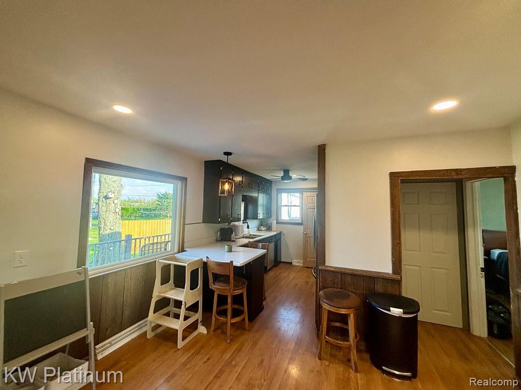 3261 Keewahdin Road