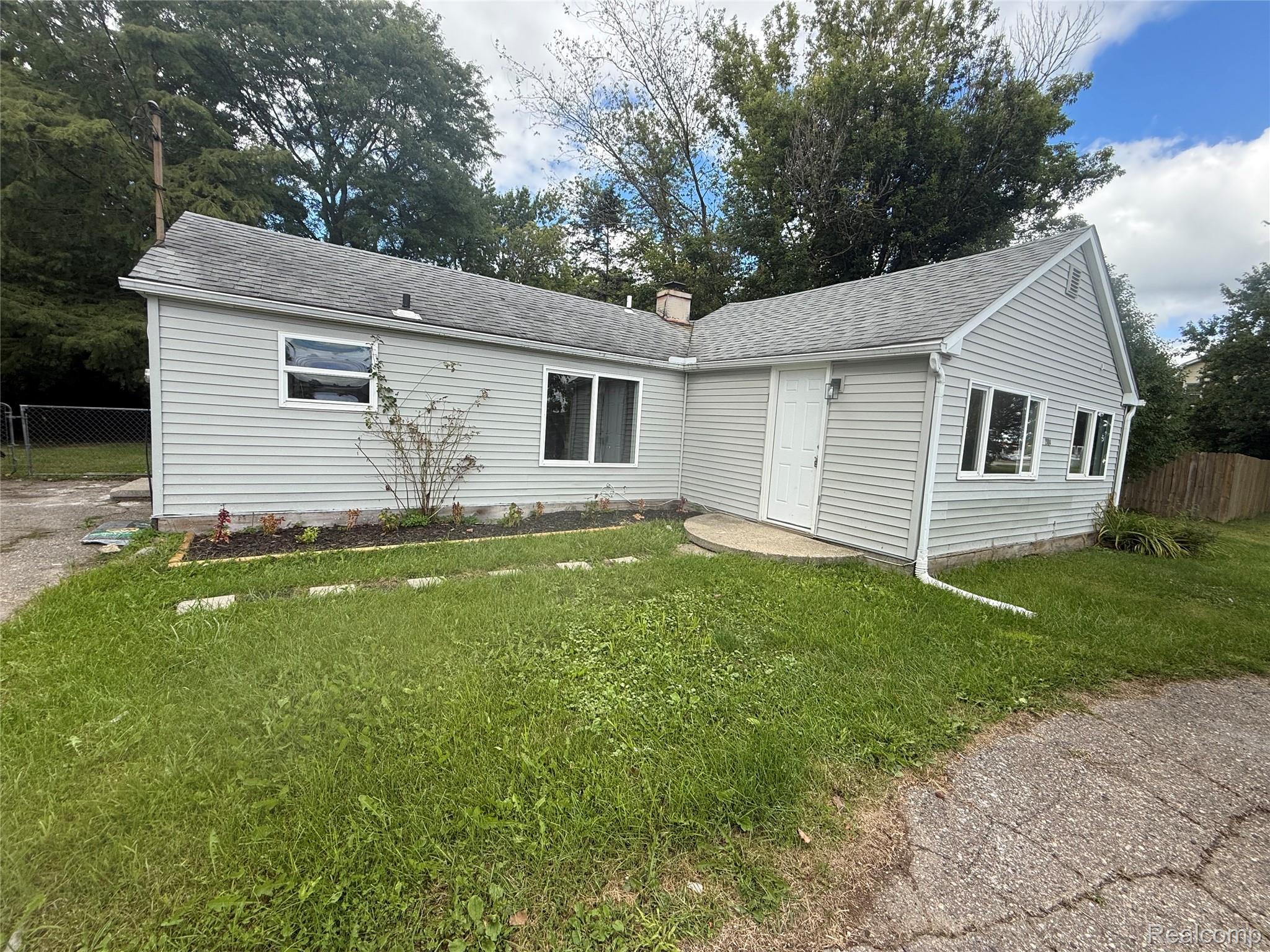 2084 S Dye Road