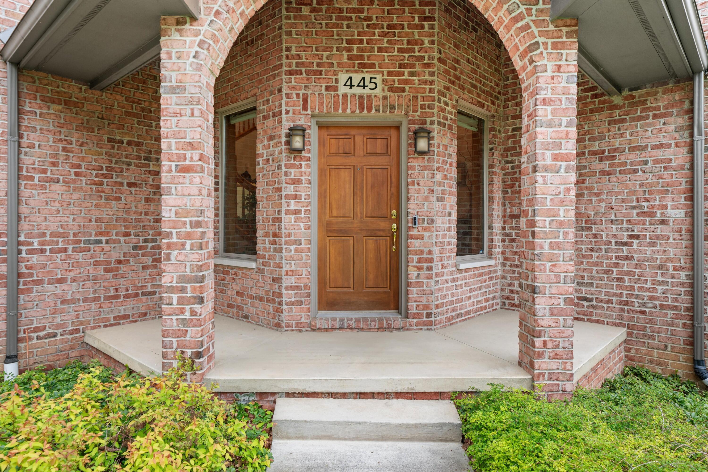 445 Huntington Drive