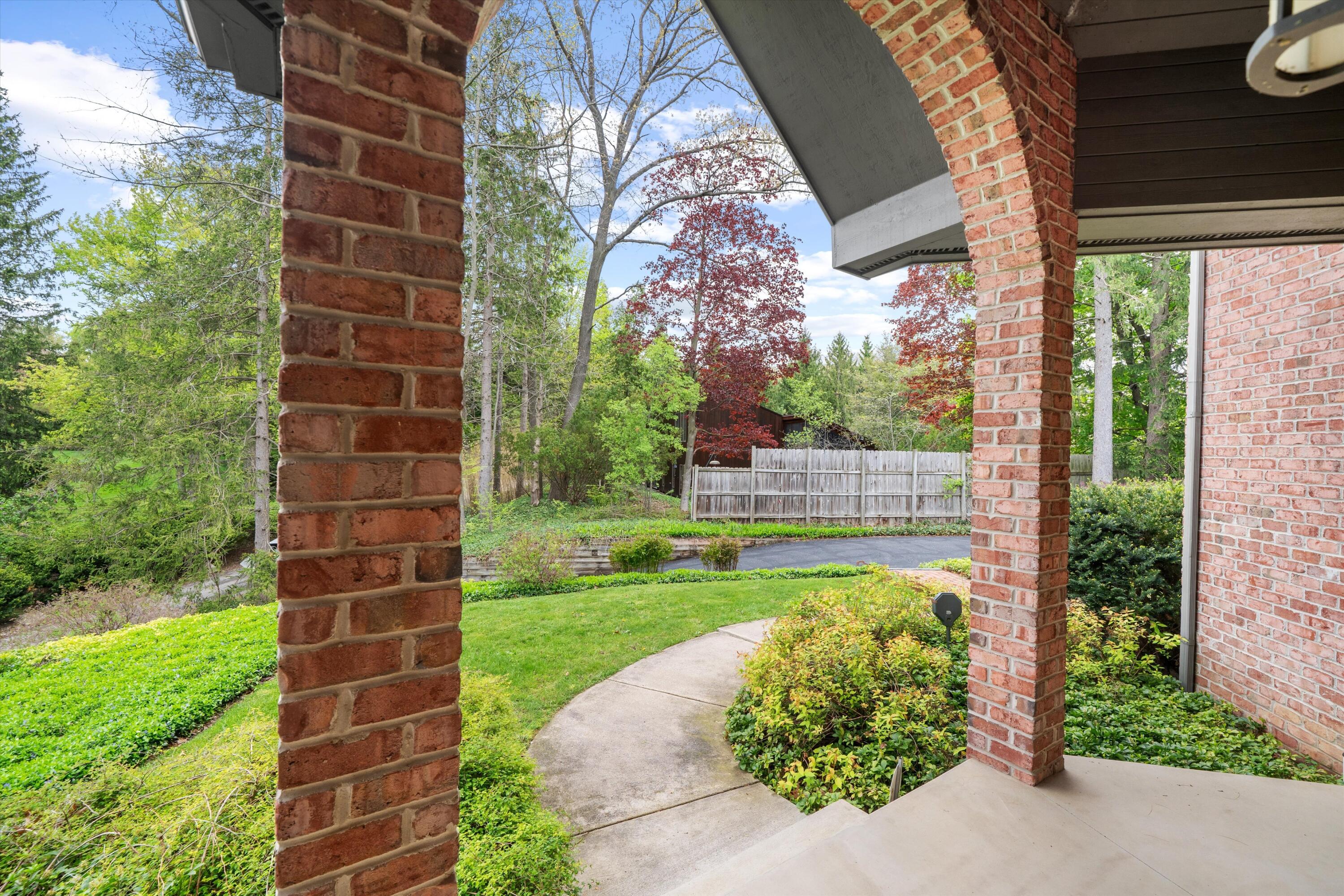 445 Huntington Drive