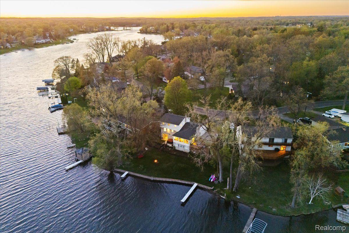 1425 Shankin Drive