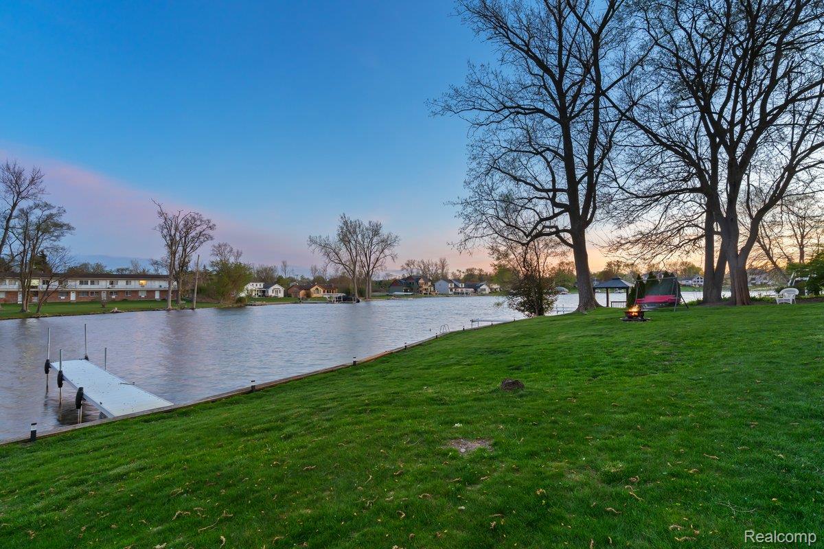 1425 Shankin Drive