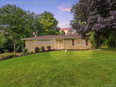 Photo of 197 Perrydale Street, Rochester Hills City, MI 48306 (MLS # 20261063457)