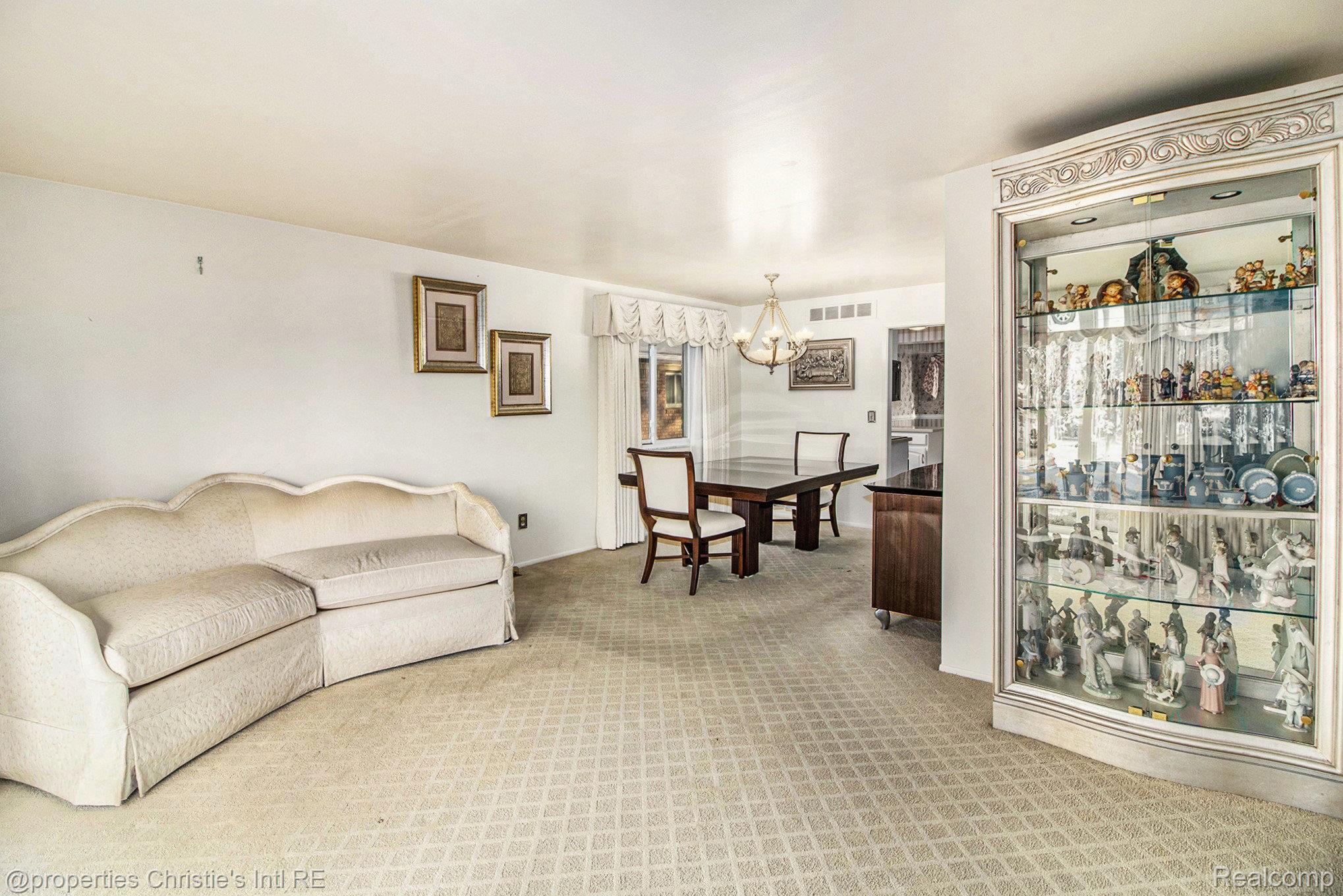 16221 Pennsylvania Street