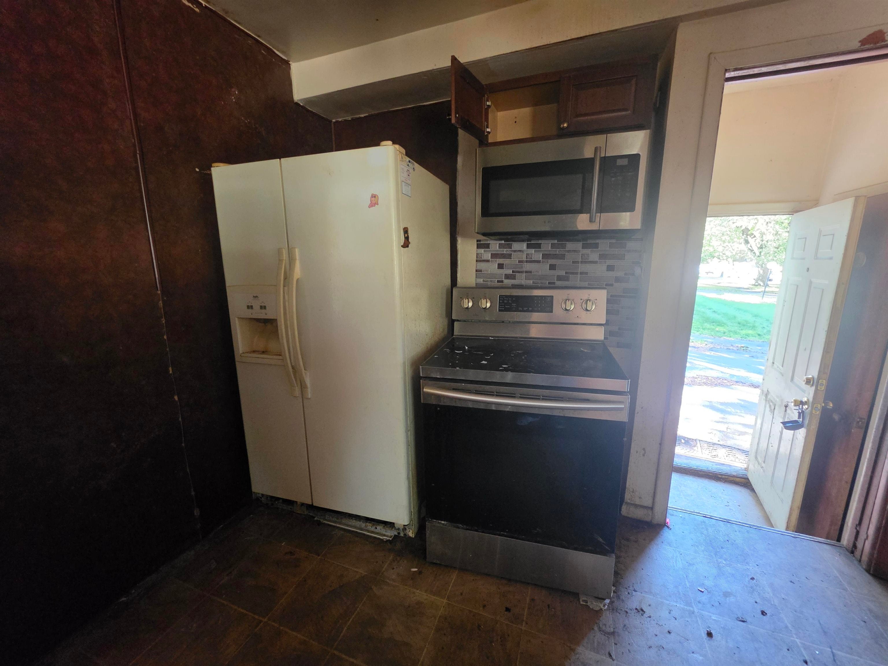 5419 Leslie Drive