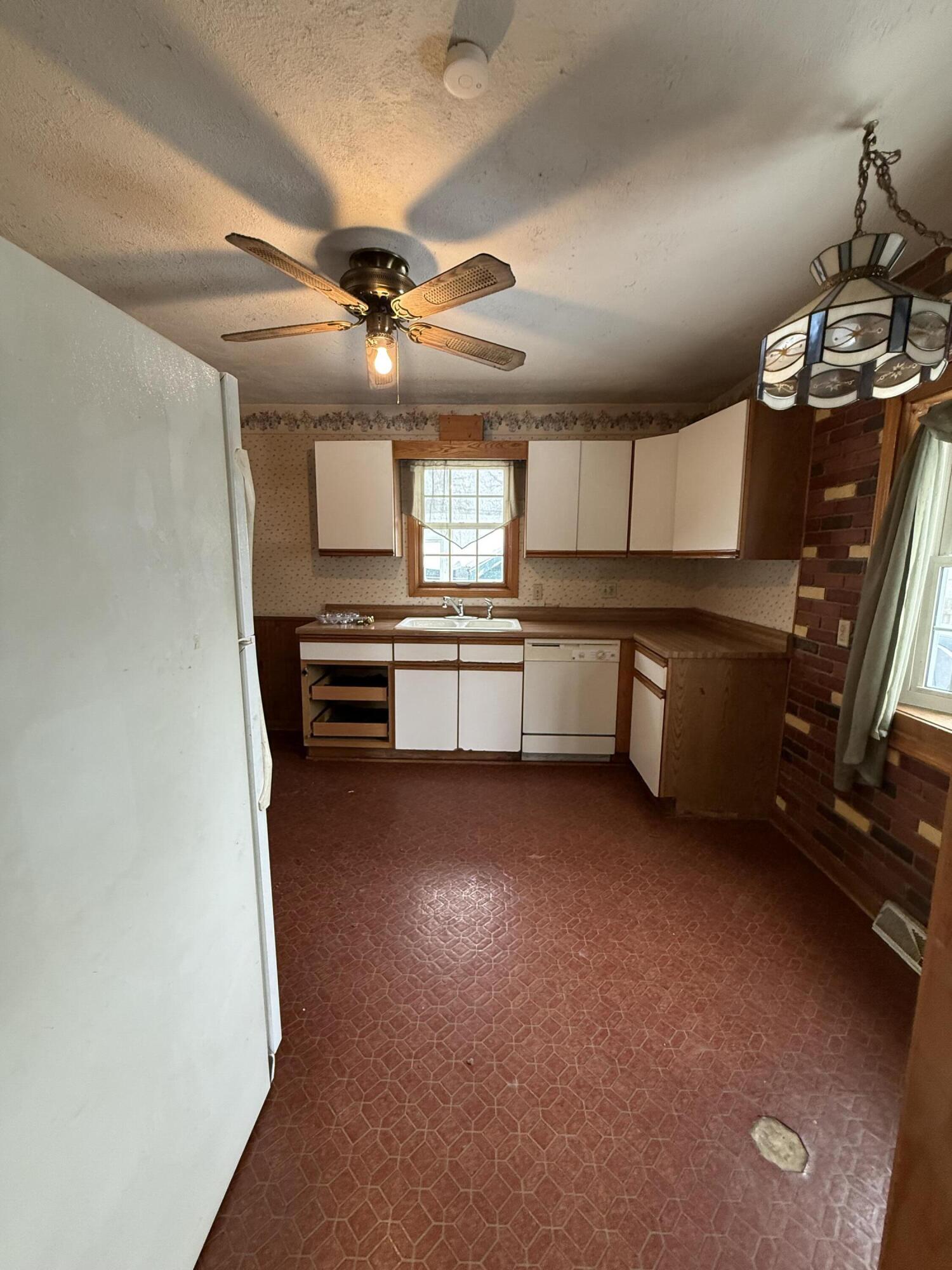 2529 Lake Shore Drive