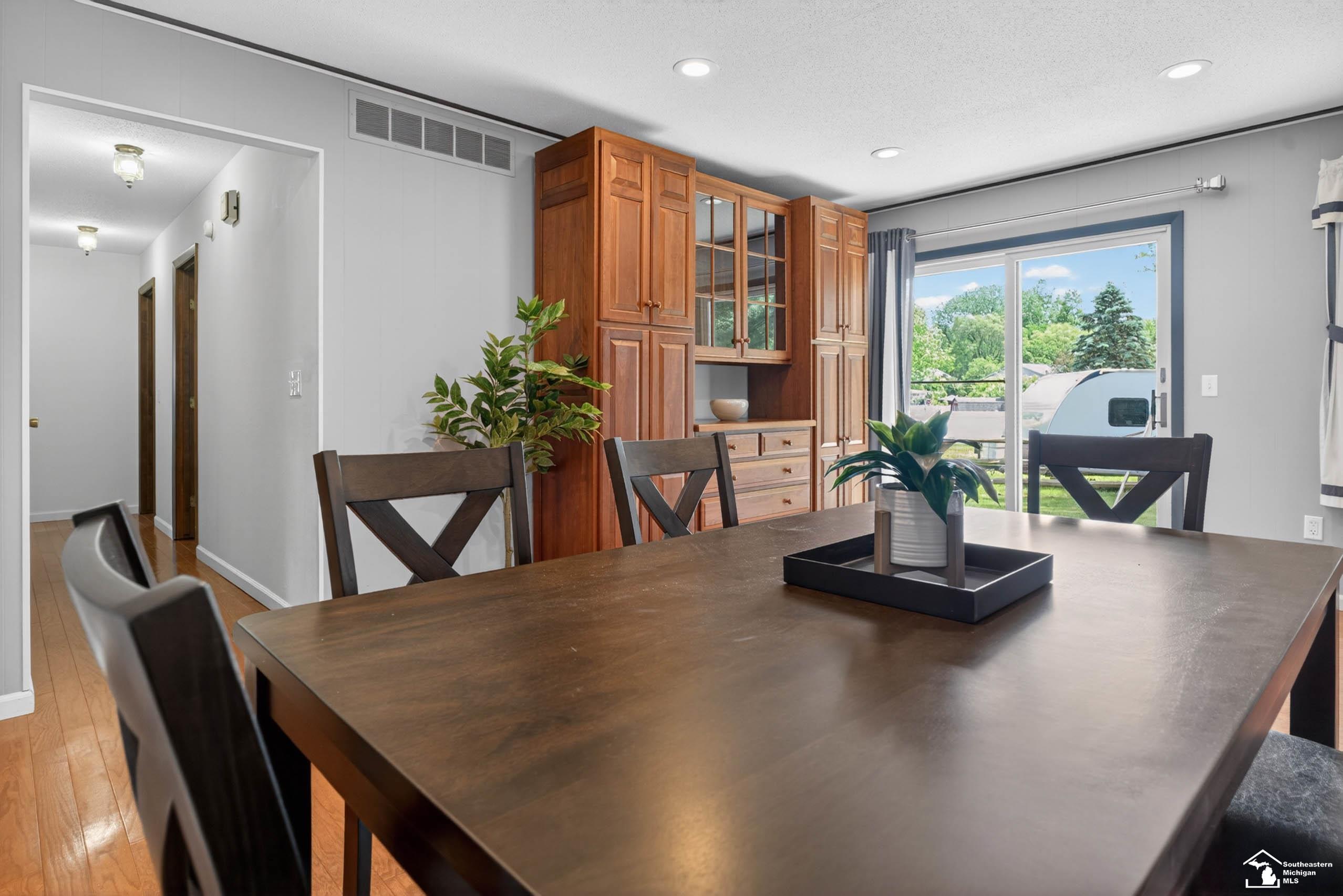 7576 Chapelview Court