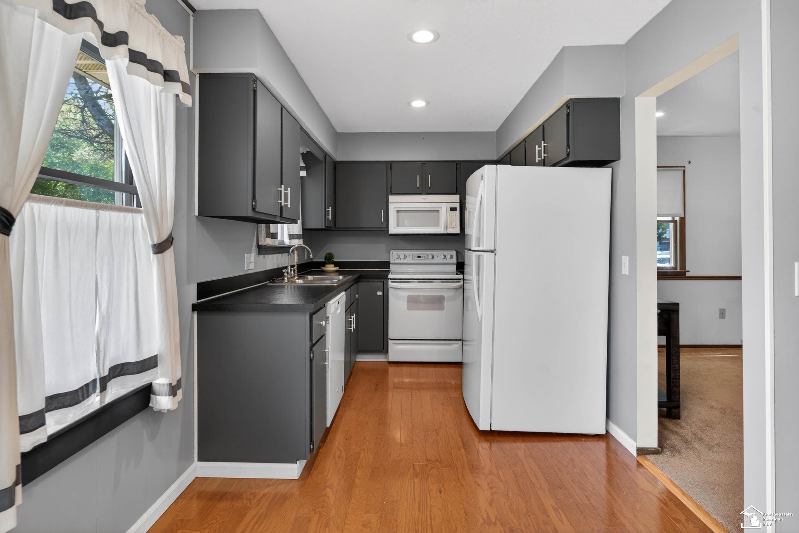 7576 Chapelview Court