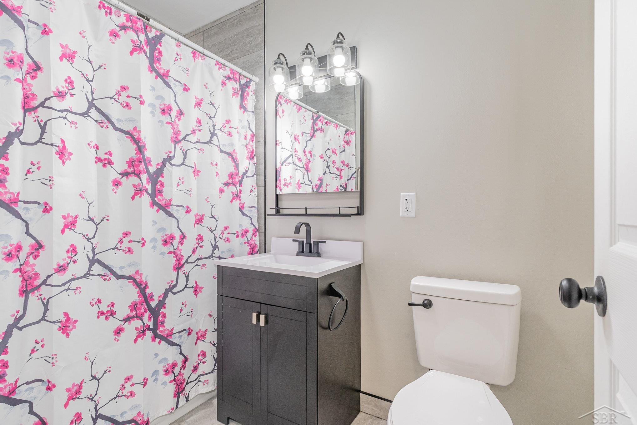 Saginaw City, Michigan 48602, United States, 2 Bedrooms Bedrooms, ,1 BathroomBathrooms,Residential,Active,202868