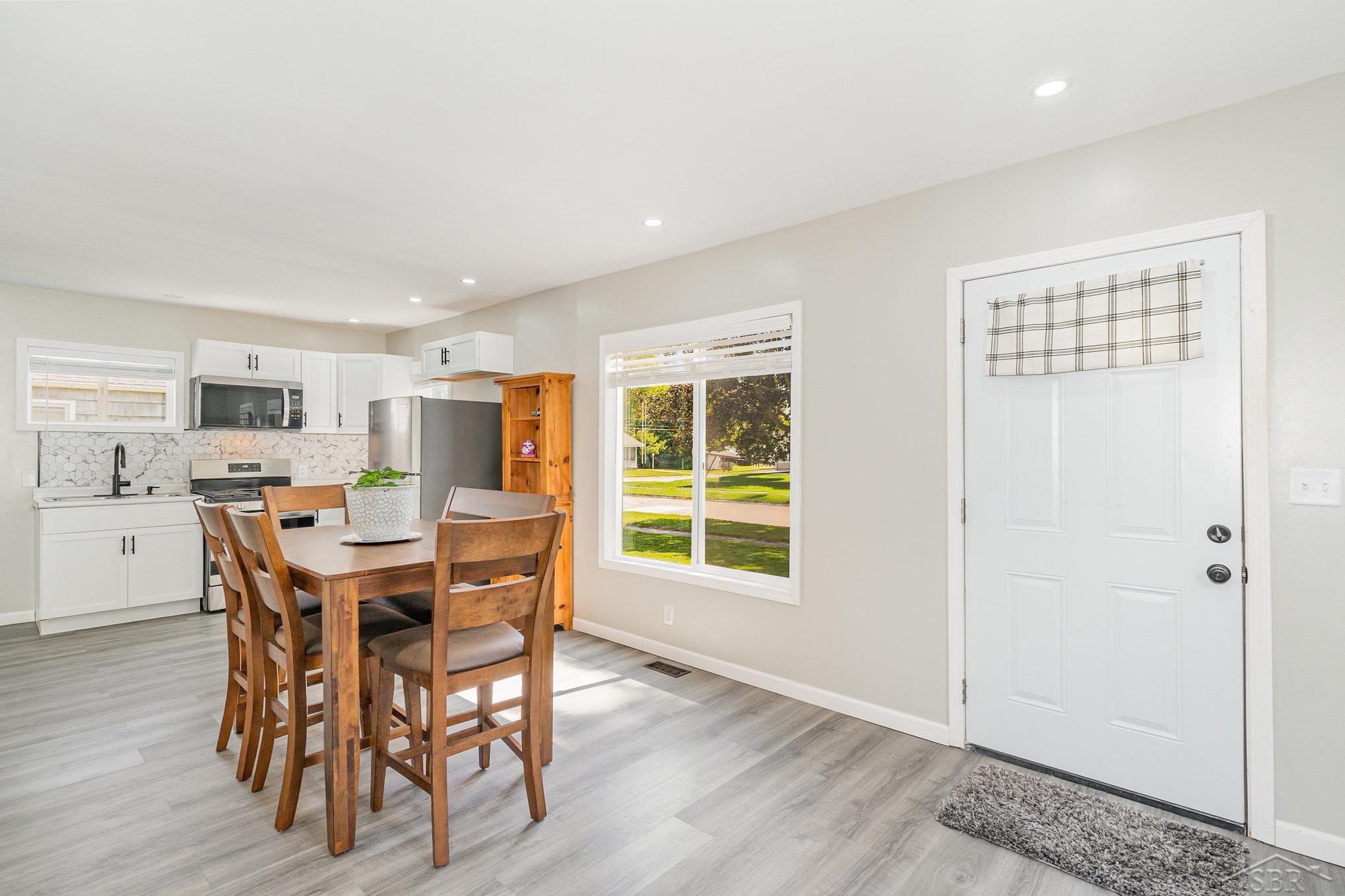 Saginaw City, Michigan 48602, United States, 2 Bedrooms Bedrooms, ,1 BathroomBathrooms,Residential,Active,202868