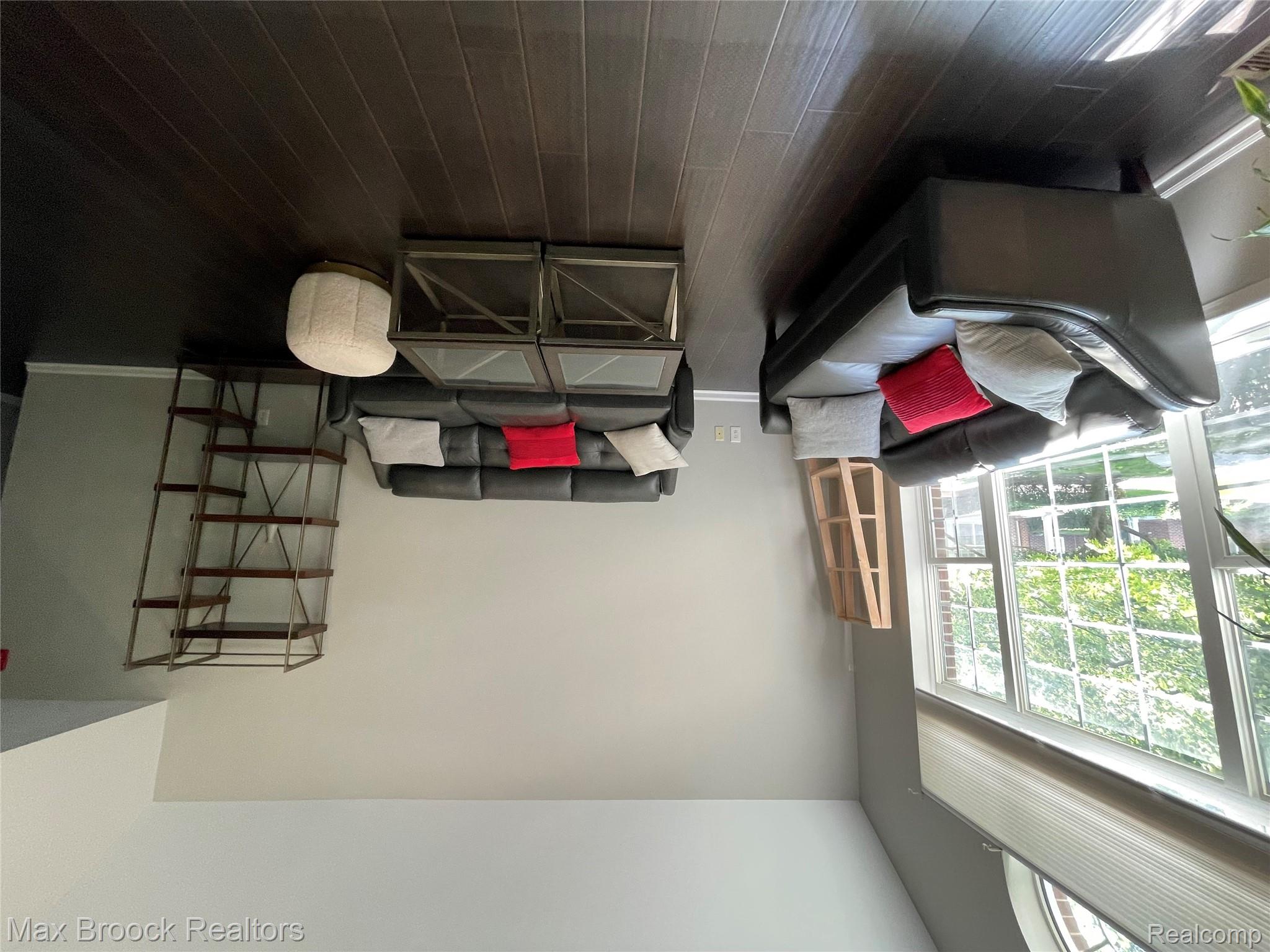 3101 Cameron Circle
